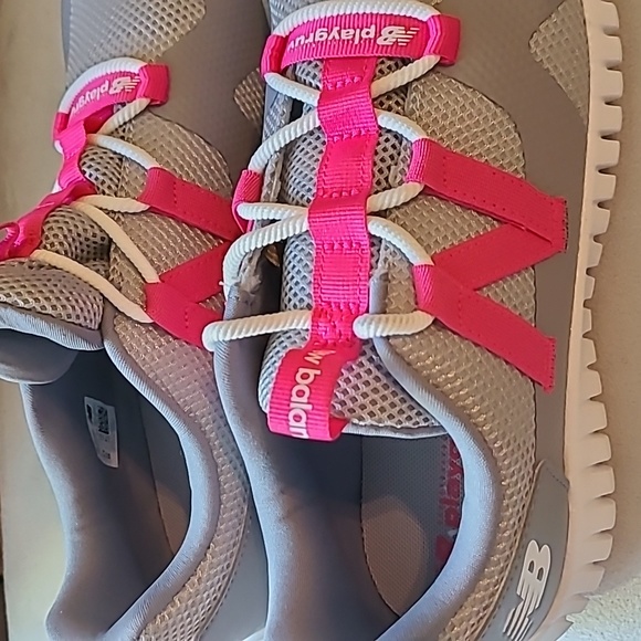 NEW BALANCE GIRLS PINK AND GRAY SIGNATURE ATHLETIC SHOES SIZE 7 - Picture 5 of 12